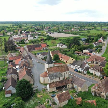 Les Vignes Pierre Mornay-sur-Allier Exterior foto
