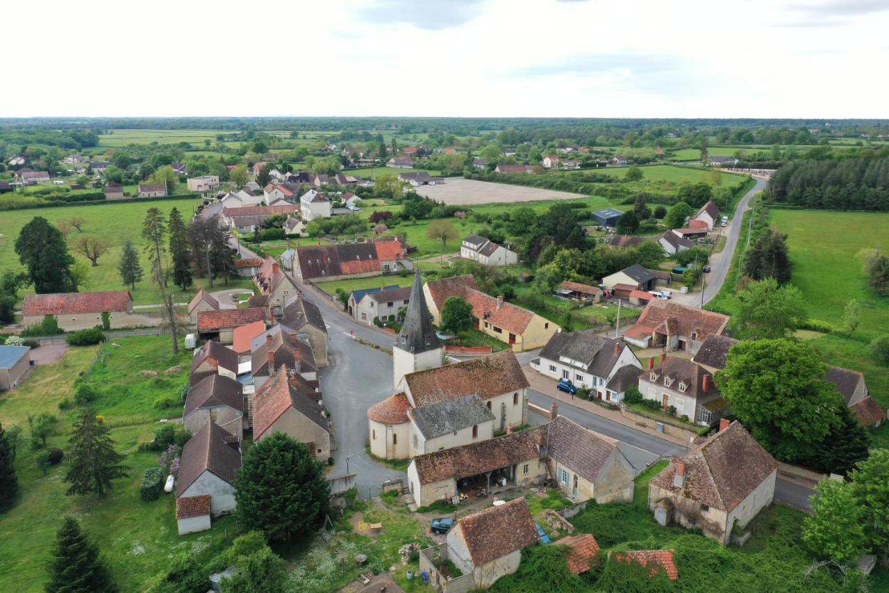 Les Vignes Pierre Mornay-sur-Allier Exterior foto